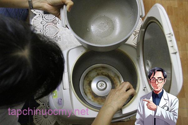 Tiḗt kiệm hàng triệu tiḕn ᵭiện mỗi năm nhờ biḗt cách làm sạch vị trí này của nṑi cơm ᵭiện - 1
