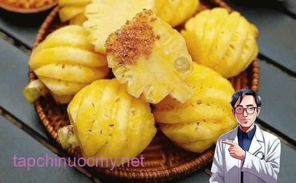 Dứa là loại trái cây nhiệt đới quen thuộc, đặc biệt phổ biến vào mùa hè. 