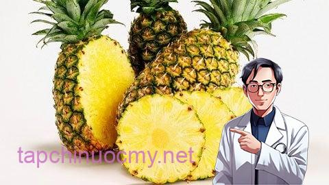 Người tỳ vị hư, dễ lạnh bụng không nên ăn dứa tươi vì dứa có tính hàn, dễ gây tiêu chảy, đau bụng. 