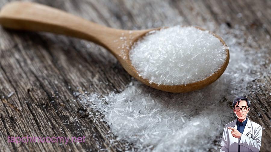 Một số người gặp biểu hiện chóng mặt, đau đầu, buồn nôn... khi ăn mì chính. Trong trường hợp này, tốt nhất nên hạn chế sử dụng mì chính trong các món ăn.