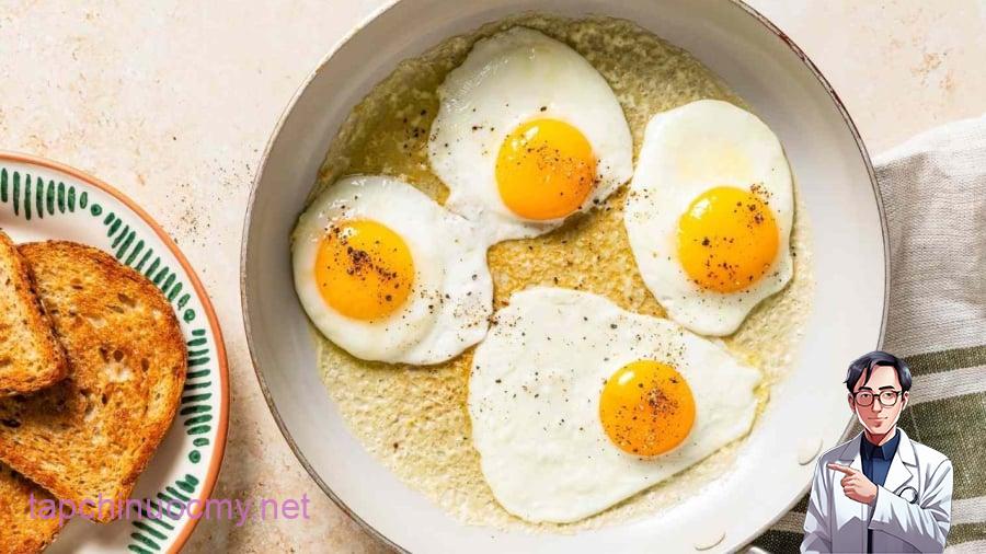 Ăn trứng vào buổi sáng không chỉ cung cấp nguồn năng lượng mà còn bổ sung nhiều vitamin và khoáng chất cần thiết cho cơ thể.