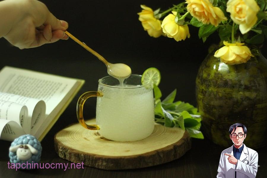 Sắn dây có thể dùng pha nước ấm hoặc chế biến món ăn nhẹ, phù hợp bổ sung vào chế độ ăn hỗ trợ gan.