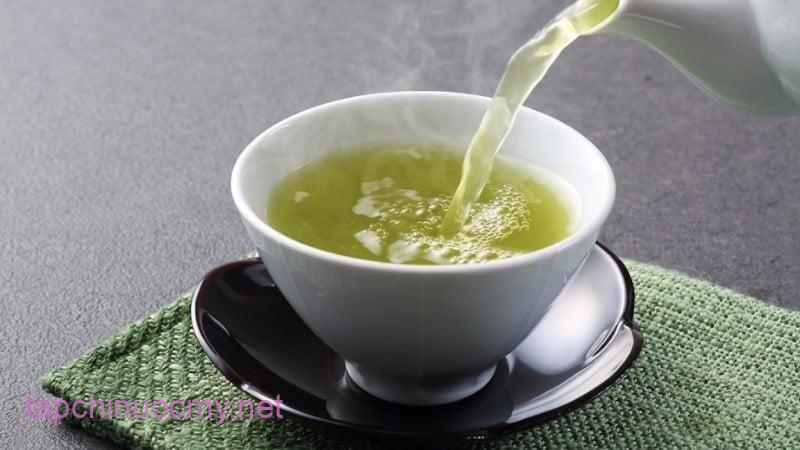 5 người nên thường xuyên uống nước lá sung mỗi ngày