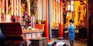 Tổ Tiên dặn dò: ‘Khi thắp hương nhất định phải nói hai chữ này’, nhiều người không biết