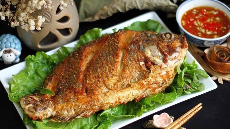 Cá rán giòn tan không bị gãy