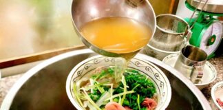 Khi ăn phở, đừng uống cạn nước dùng: Tiến sĩ cảnh báo tác hại nhiều người bỏ qua
