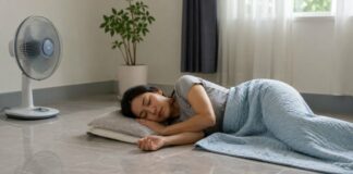 Mùa hè nằm ngủ dưới sàn nhà: Muốn thoải mái mà không hại thân thì đừng bỏ qua 5 điều quan trọng này