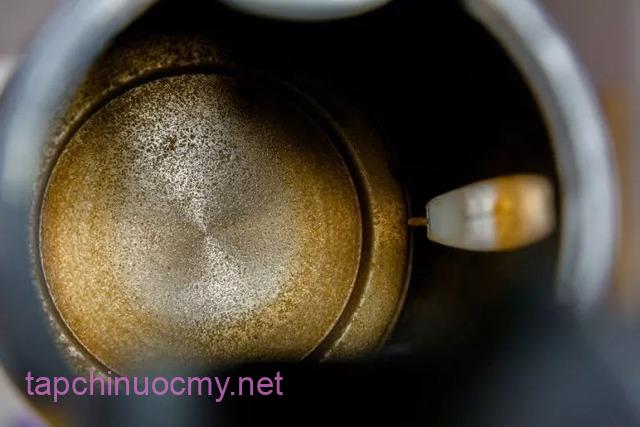 Xin lỗi mấy cũng ngay 4 loại ấm siêu tốc này! Mỗi lần nước uống vào là mỗi lần bong bóng ung thư- Ảnh 1.