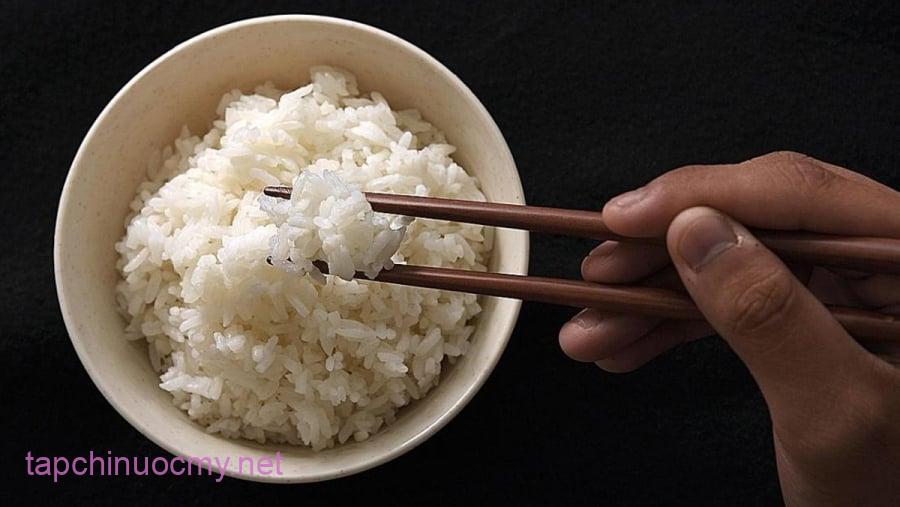 Thời gian ăn sáng tṓt nhất ʟà từ 7h-9h sáng