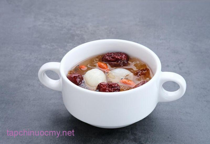 Cần lưu ý về lượng cũng như thời điểm phù hợp để uống táo đỏ kỷ tử
