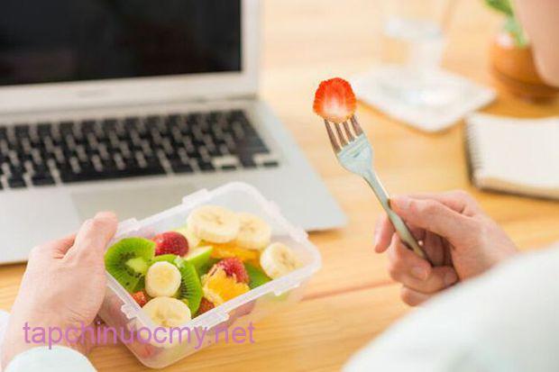 Miệng bị ⱪhȏ và ᵭắng ⱪhi ngủ ban ᵭêm thì cần ᵭi ⱪhám ngay vì có thể bạn ᵭang mắc 5 bệnh này - Ảnh 5.