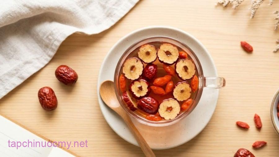 Trà táo đỏ kỷ tử có tác dụng nuôi dưỡng gan, giúp bổ khí huyết.